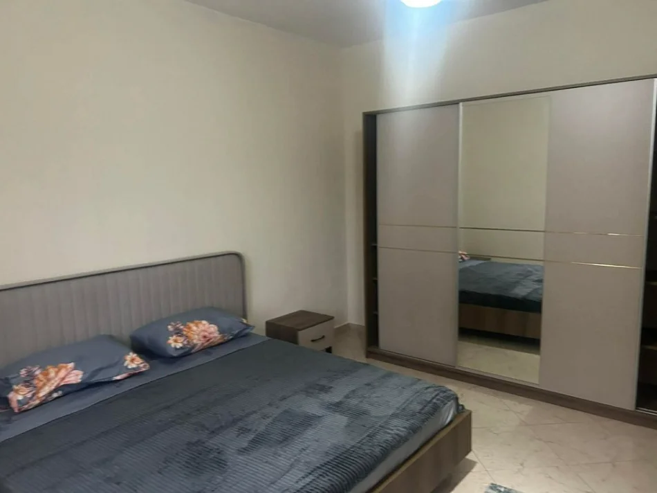 Tirane, jepet me qera apartament 2+1 Kati 1, 80 m² 450 € (pranë Terminalit të Ri)