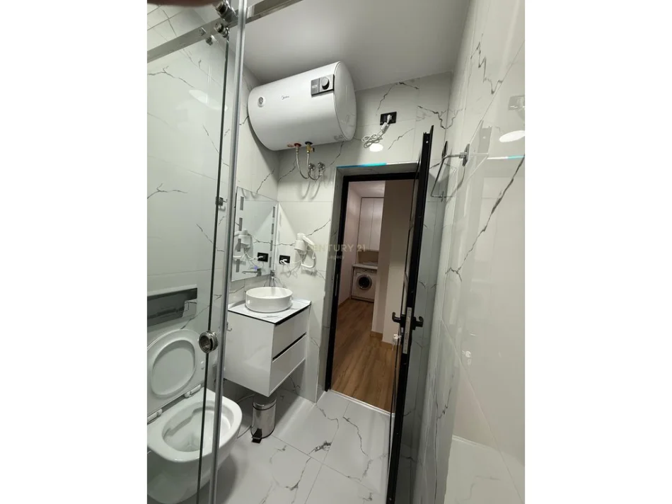 Tirane, jepet me qera apartament 2+1 Kati 5, 66 m² 720 € (Rruga e Kavajes)