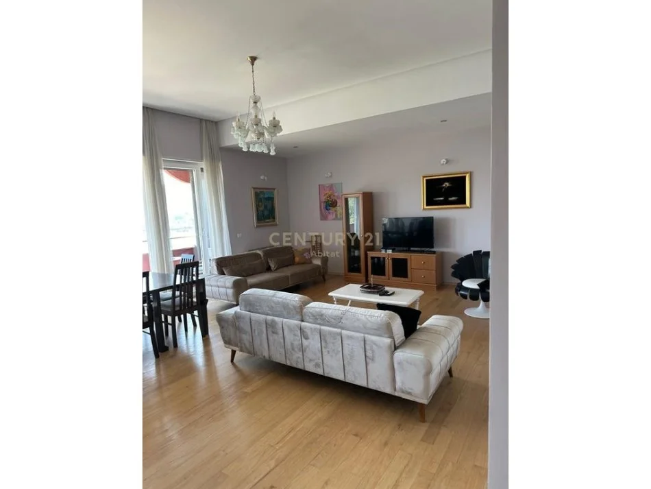 Tirane, jepet me qera apartament 2+1+Ballkon Kati 6, 190 m² 2.500 € (liqeni i tiranes)