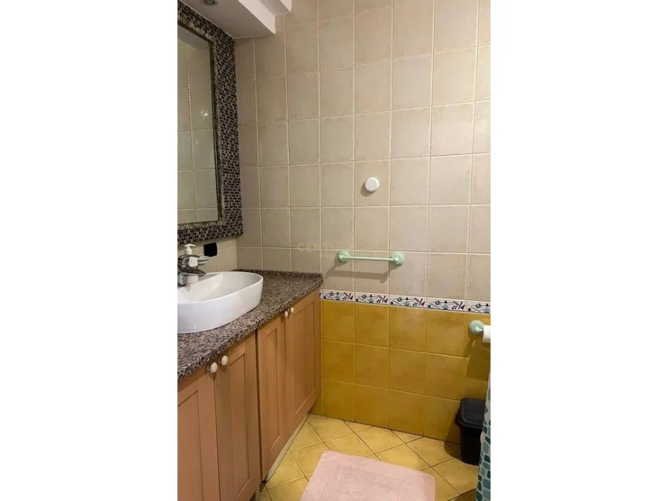 Tirane, jepet me qera apartament 2+1+Ballkon Kati 7, 130 m² 1.500 € (rruga e barrikadave)