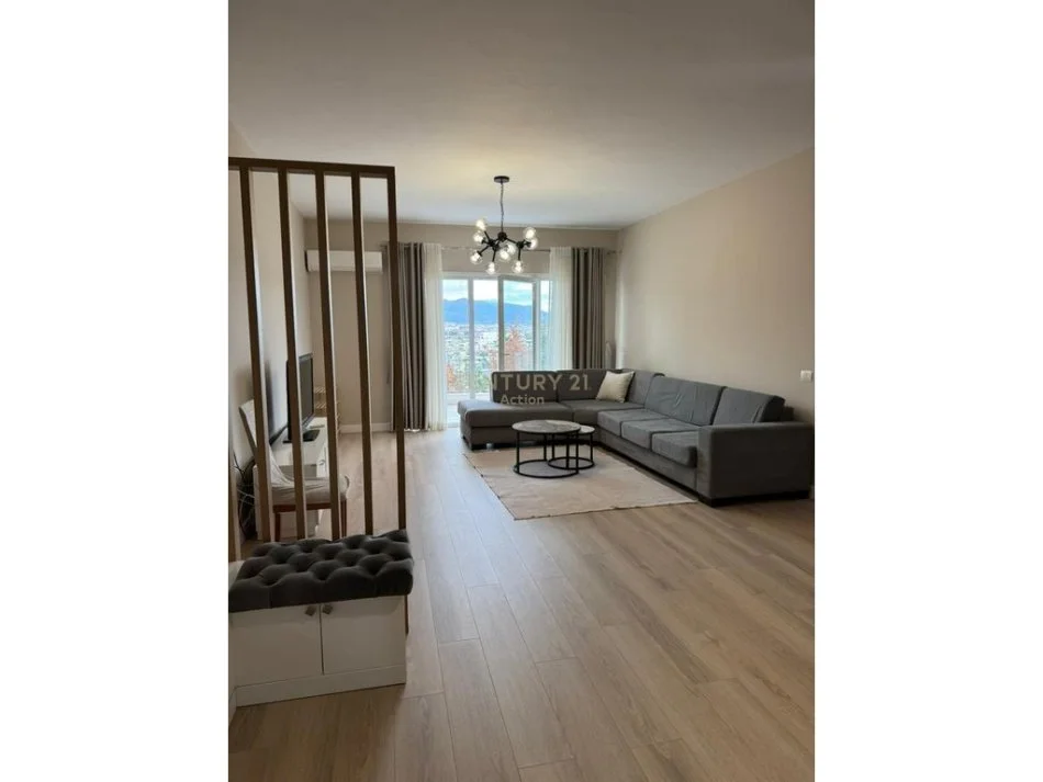 Tirane, jepet me qera apartament 2+1+Ballkon Kati 3, 115 m² 700 € (kopshti botanik)