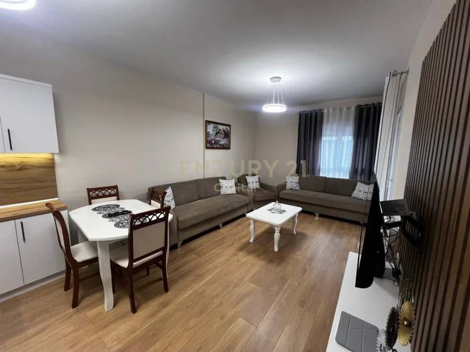 Tirane, jepet me qera apartament 1+1 Kati 3, 64 m² 550 € (5 maji)