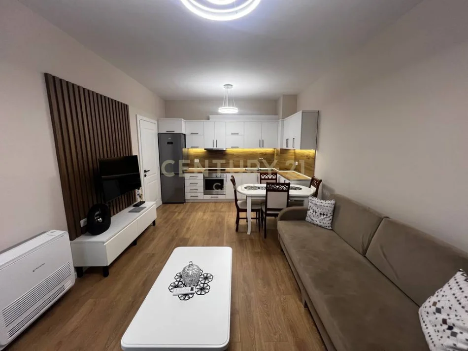 Tirane, jepet me qera apartament 1+1 Kati 3, 64 m² 550 € (Rruga 5 Maji)