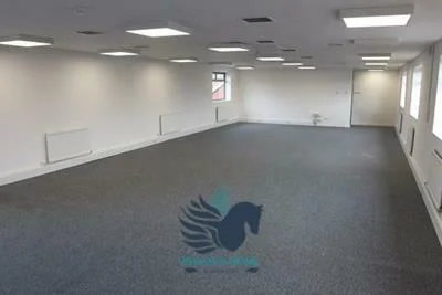 Tirane, jepet me qera dyqan Kati 0, 40 m² 800 € (Ministria e Jashtme)