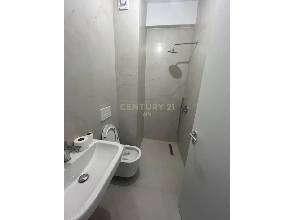 Tirane, jepet me qera apartament 1+1 Kati 4, 380 € 