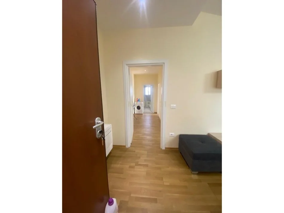 Tirane, jepet me qera apartament 2+1+Ballkon Kati 3, 110 m² 600 € (21 dhjetori)