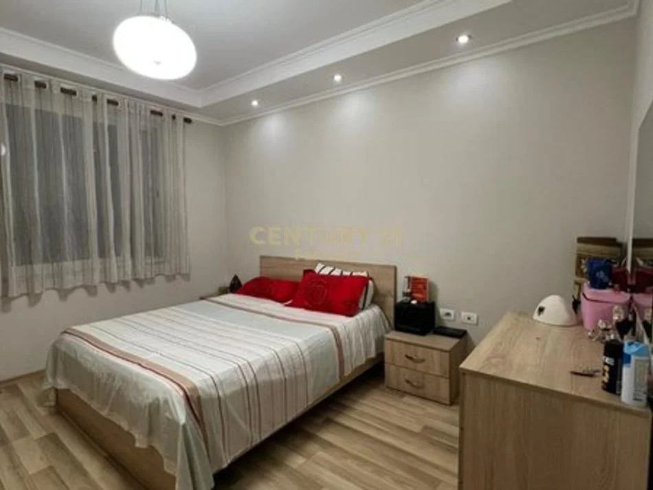 Tirane, jepet me qera apartament 1+1 Kati 4, 63 m² 550 € (lulishte 1 maji)