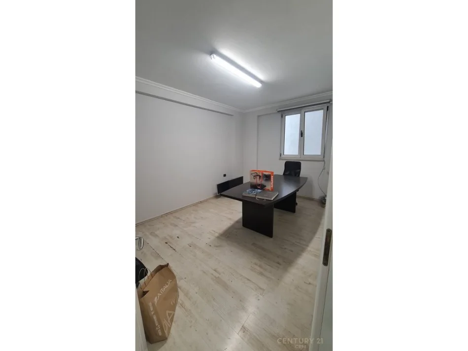 Tirane, shitet apartament 2+1 Kati 6, 93 m² 210.000 € (21 Dhjetori)