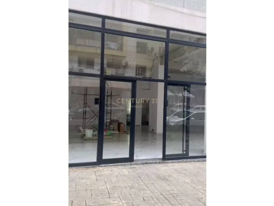 Tirane, jepet me qera ambjent biznesi Kati 0, 136 m² 1.500 € (ish parku)