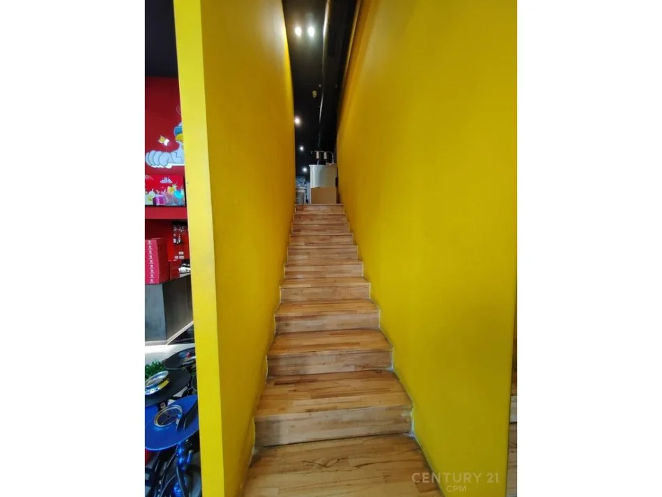 Tirane, shitet bar-resorant Kati 0, 180 m² 42.000 € (Sheshi Skënderbej (Qendër))