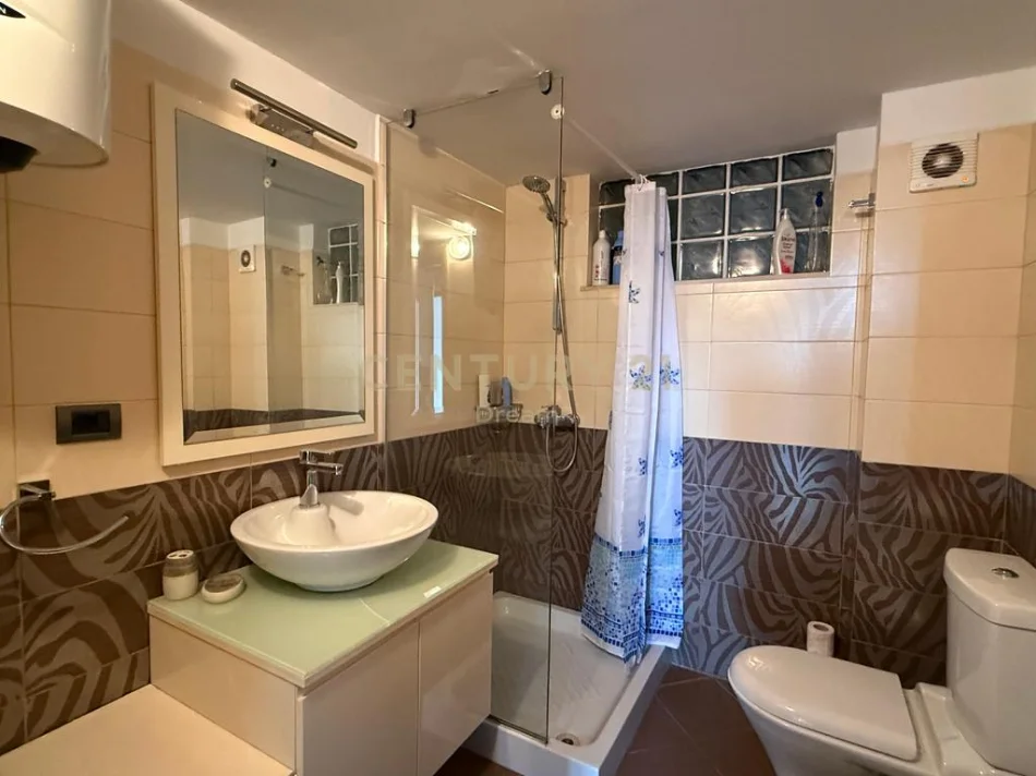 Shqiperi, shitet apartament duplex Dublex Kati 3, 124 m² 245.000 € (Kodra e Diellit 1)