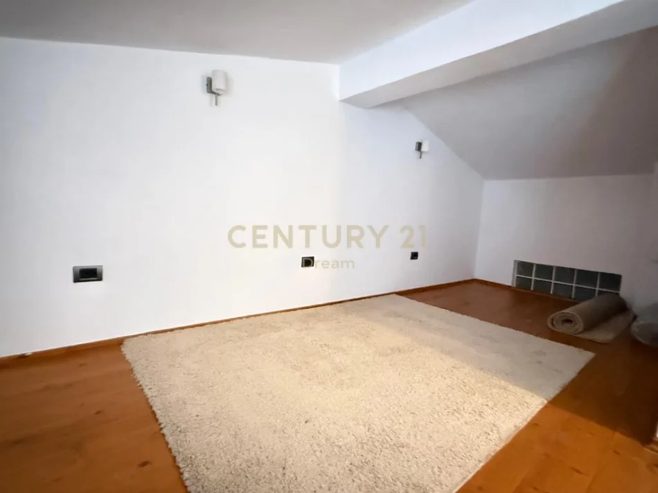 Shqiperi, shitet apartament duplex Dublex Kati 3, 124 m² 245.000 € (Kodra e Diellit 1)