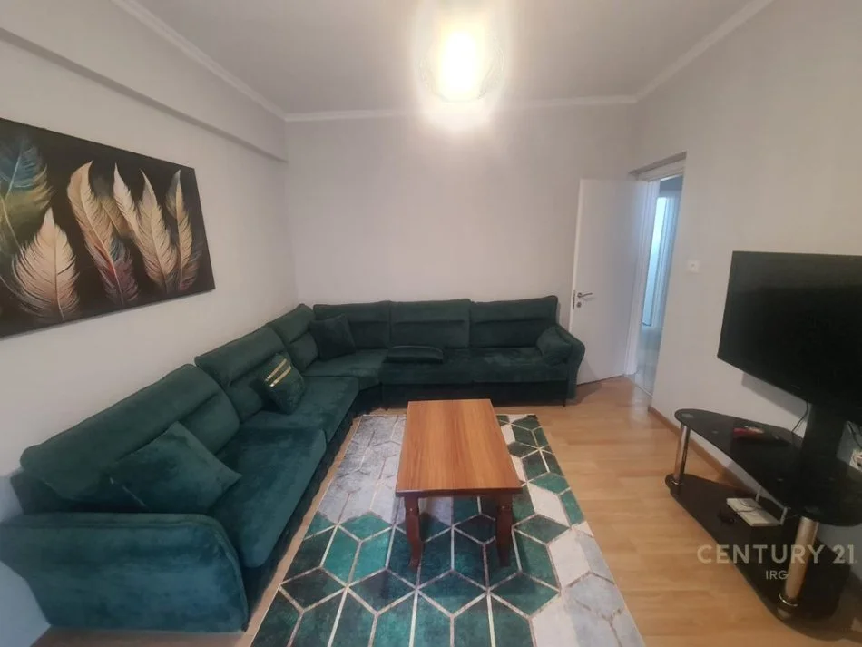 Tirane, jepet me qera apartament 1+1 Kati 2, 70 m² 600 € (rruga e durresit)