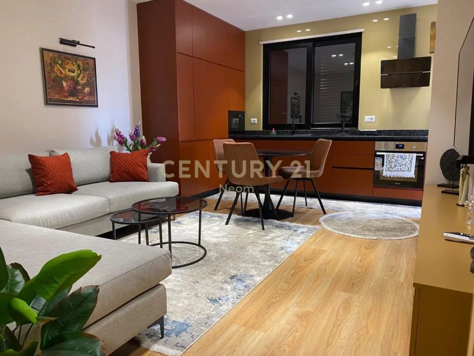 Tirane, jepet me qera apartament 1+1+Ballkon Kati 6, 73 m² 600 € (kodra e diellit)