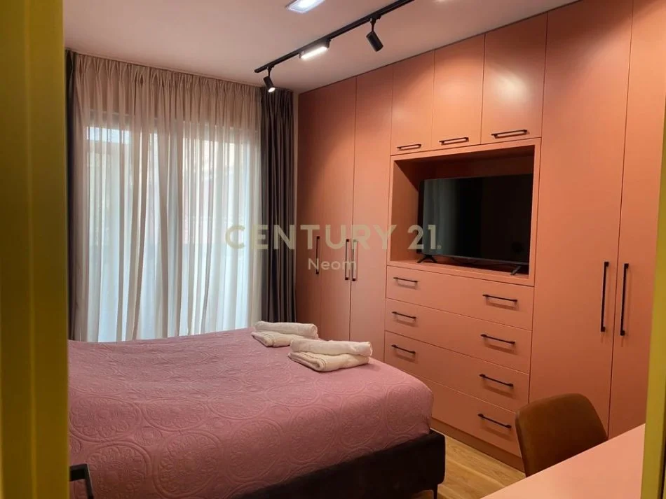 Tirane, jepet me qera apartament 1+1+Ballkon Kati 6, 73 m² 600 € (kodra e diellit)