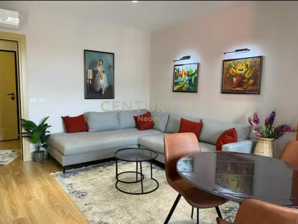 Tirane, jepet me qera apartament 1+1+Ballkon Kati 6, 73 m² 600 € (kodra e diellit)