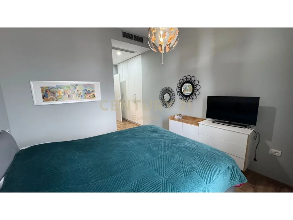 Tirane, shitet apartament 2+1 Kati 4, 110 m² 260.000 € 