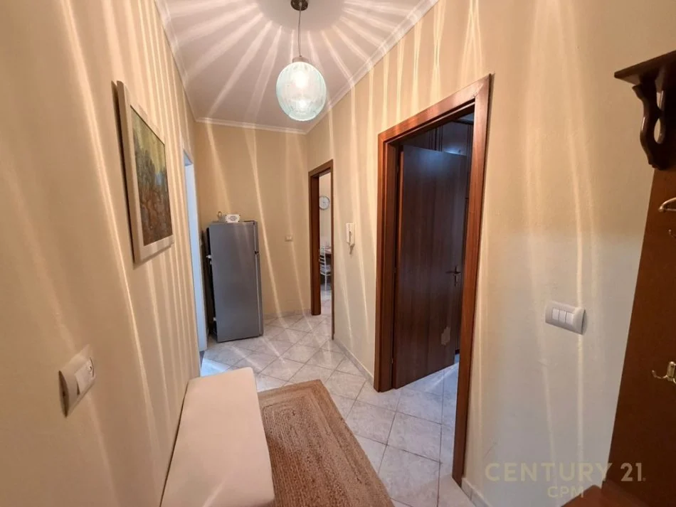 Tirane, jepet me qera apartament 1+1+Ballkon Kati 7, 54 m² 600 € (komuna e parisit)