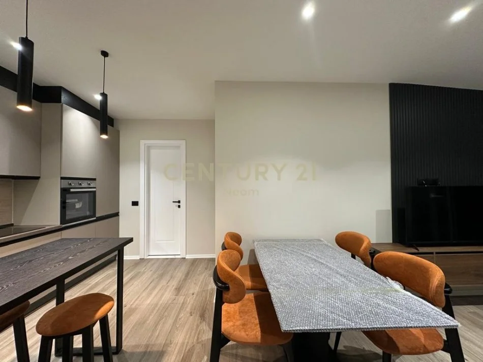 Tirane, shitet apartament 1+1 Kati 6, 57 m² 176.700 € (ish blloku)