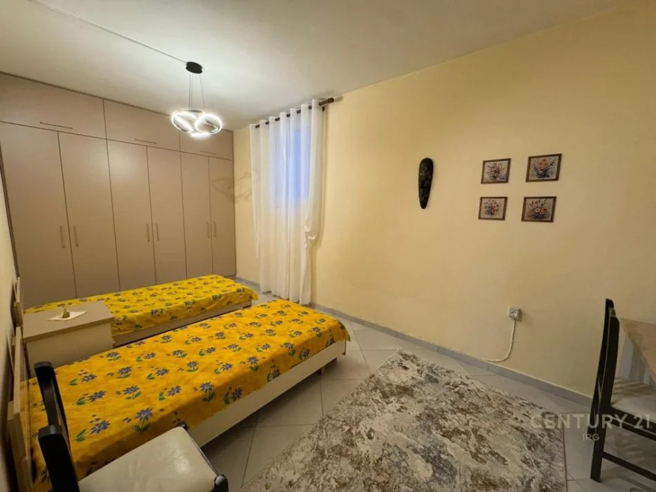 Tirane, jepet me qera apartament 2+1+Ballkon Kati 2, 65 m² 550 € (liqeni i thate)