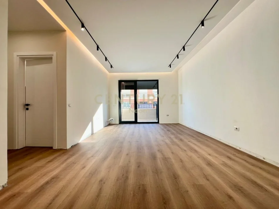 Tirane, shitet 2+1+Ballkon Kati 3, 118 m² (liqeni i thate)