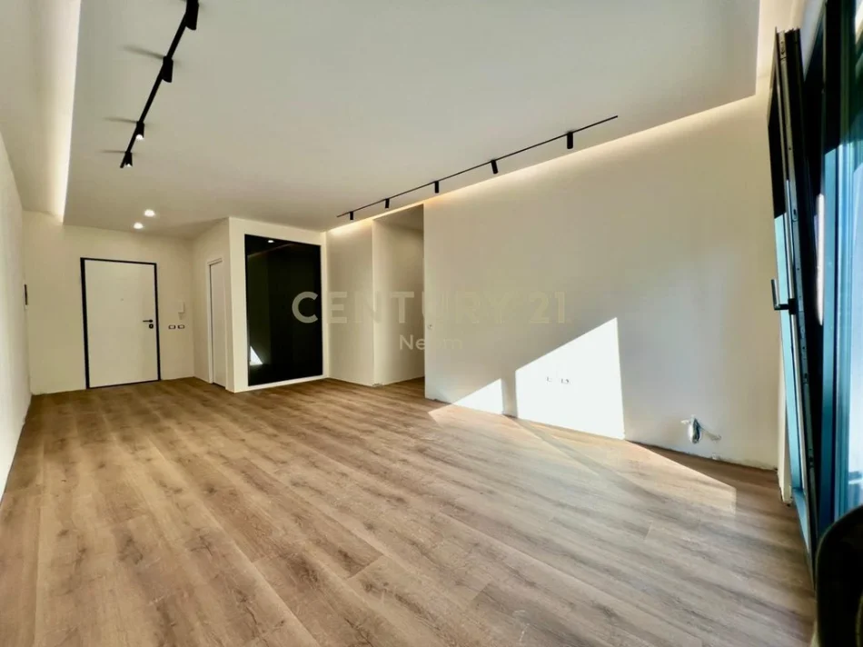 Tirane, shitet 2+1+Ballkon Kati 3, 118 m² (liqeni i thate)