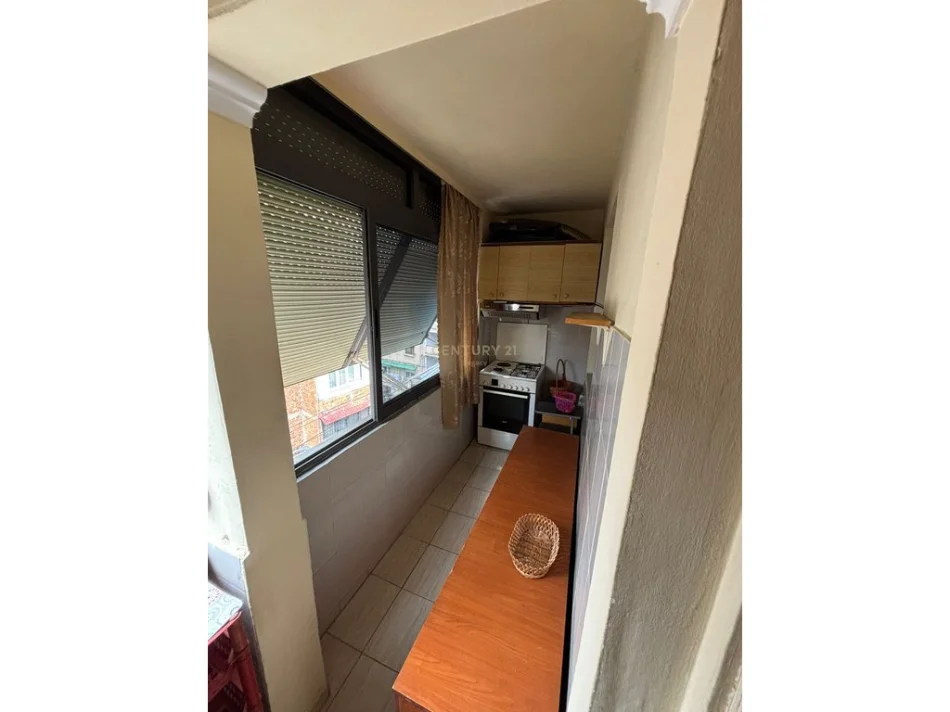 Tirane, shitet apartament 1+1 Kati 5, 50 m² 100.000 € (Prane Shkolles 1 maj , Ali Demi)