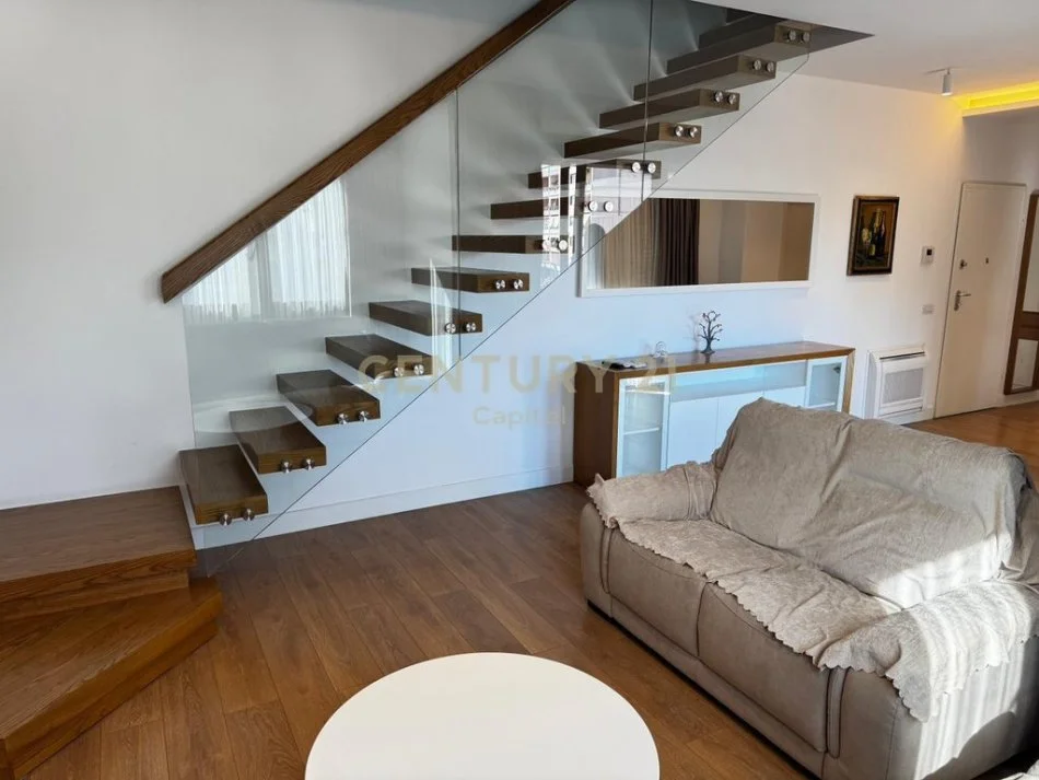 Tirane, jepet me qera apartament 3+1+Ballkon Kati 6, 170 m² 1.500 € (rruga e barrikadave)