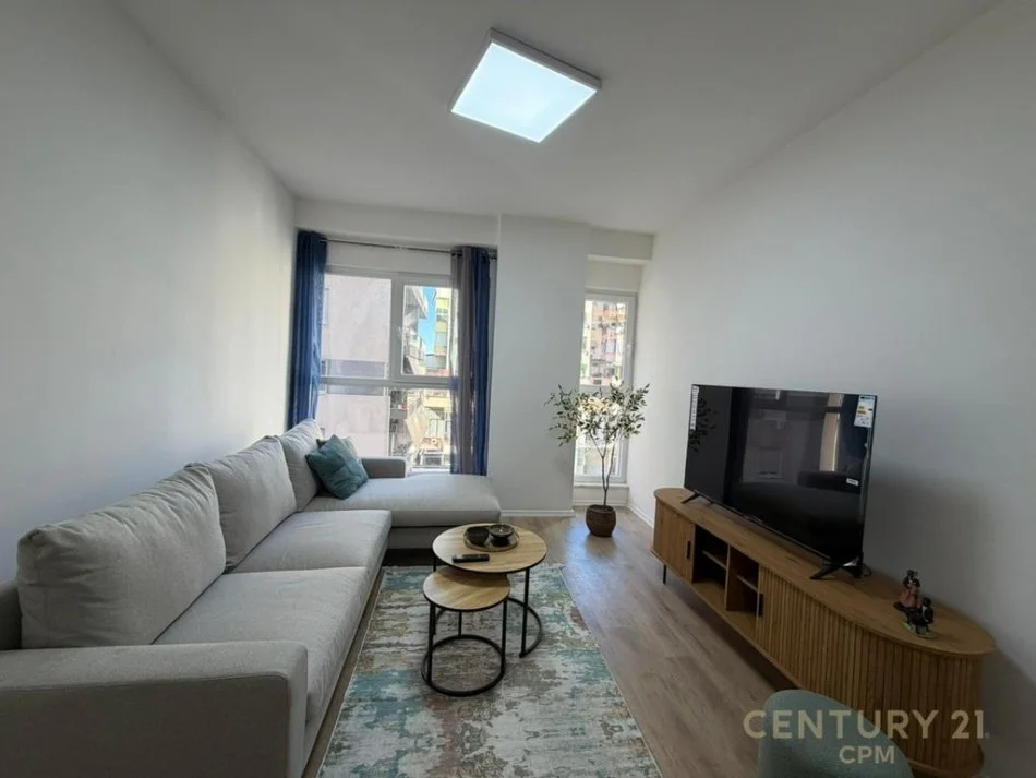 Tirane, jepet me qera apartament 1+1+Ballkon Kati 3, 69 m² 650 € (laprake rexhep preza)