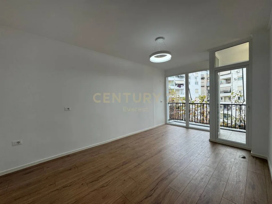 Tirane, shitet apartament 1+1 Kati 7, 54 m² 115.000 € (Don Bosko)