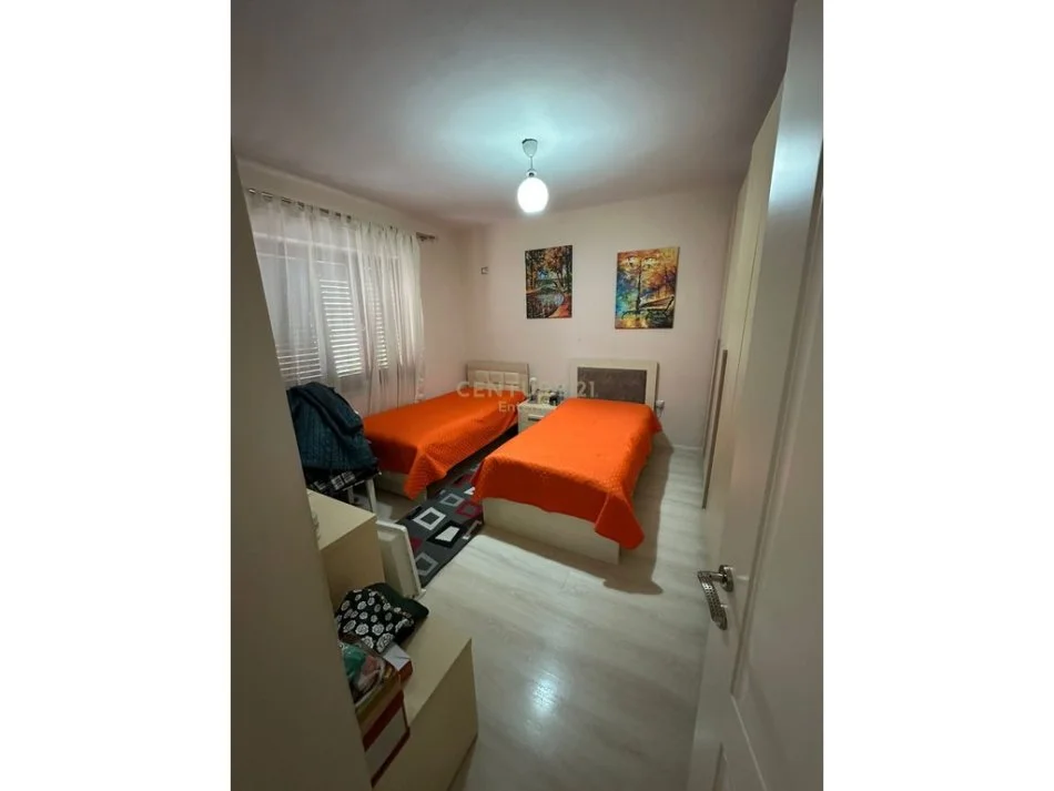 Tirane, jepet me qera apartament 2+1 Kati 2, 90 m² 800 € (myslym shyri)