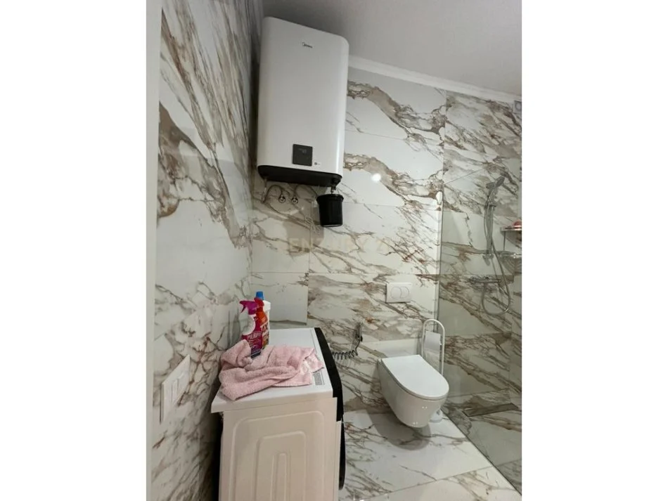 Tirane, shitet apartament 1+1 Kati 3, 80 m² 284.000 € (Rruga e Kavajes)