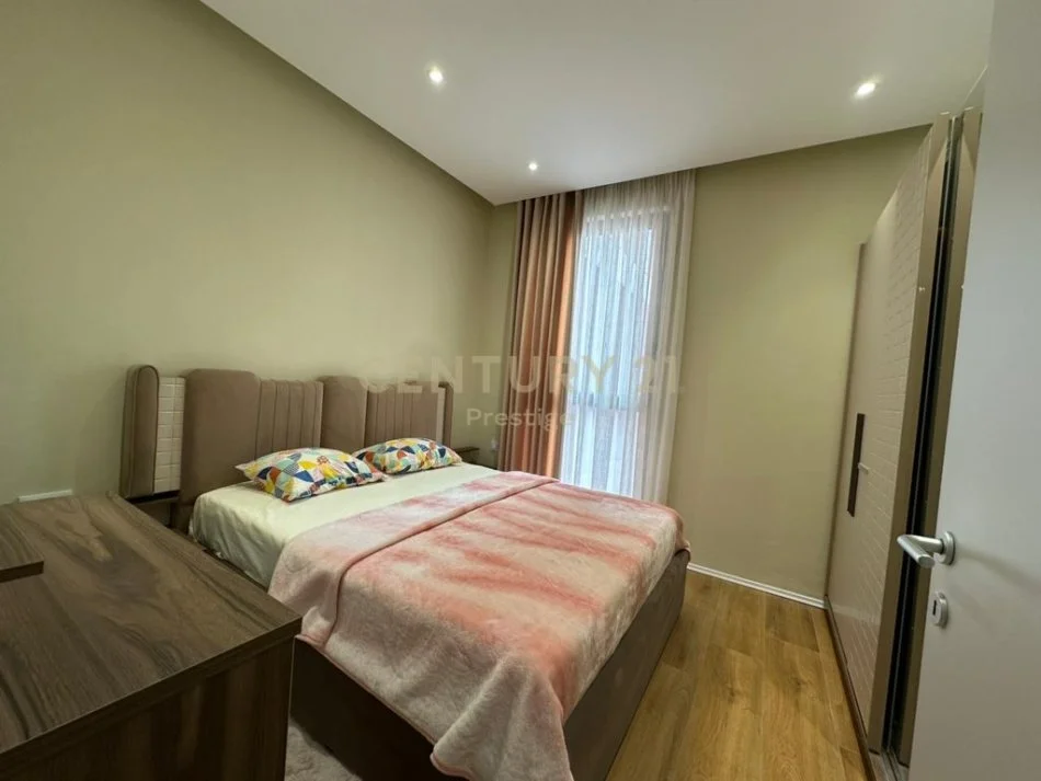 Tirane, shitet apartament 1+1 Kati 3, 80 m² 284.000 € (Rruga e Kavajes)