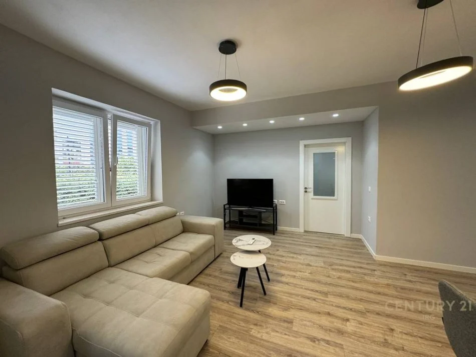 Tirane, jepet me qera apartament 2+1 Kati 2, 75 m² 700 € (bulevardi zogu i pare)