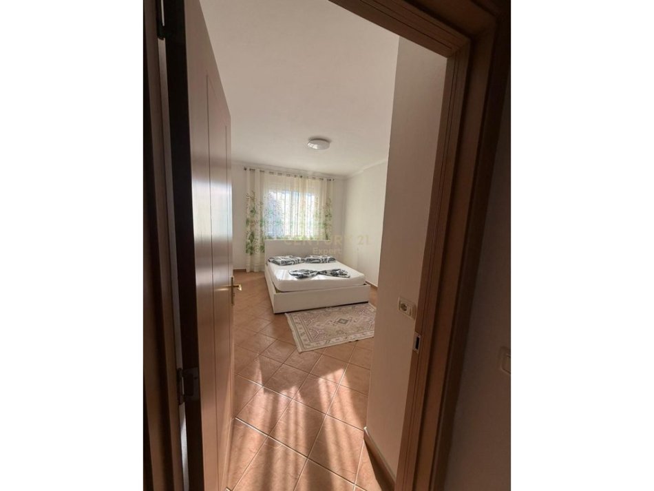Tirane, jepet me qera apartament 2+1 Kati 2, 104 m² 500 € (Vila L Astir)