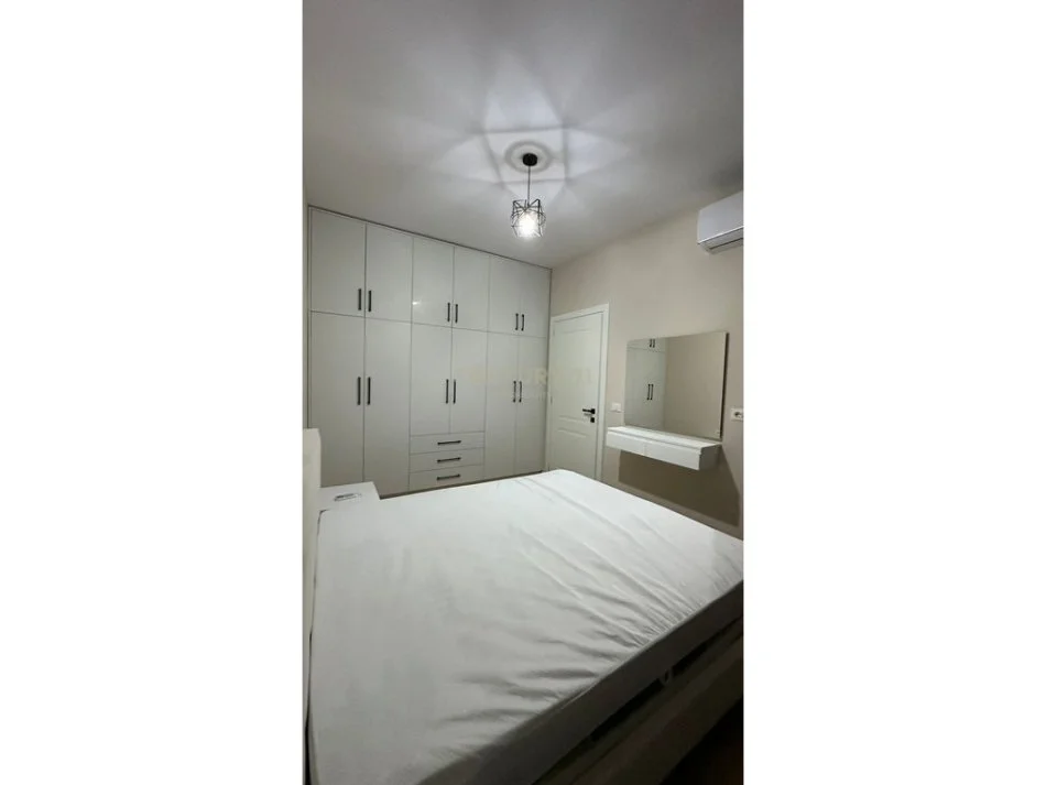 Tirane, jepet me qera apartament 1+1+Ballkon Kati 3, 70 m² 600 € (5 maji)