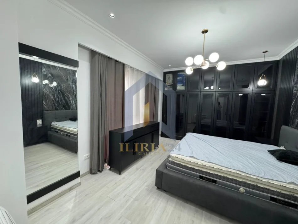 Tirane, jap me qera apartament 2+1+Aneks+Ballkon Kati 8, 115 m² 1.400 € (Apartament 2+1 me qira tek, Tirana Garden Building Rruga e Kavajes)