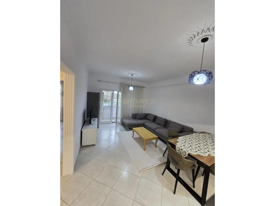 Tirane, jepet me qera apartament 2+1 Kati 4, 83 m² 900 € (kopshti zoologjik)