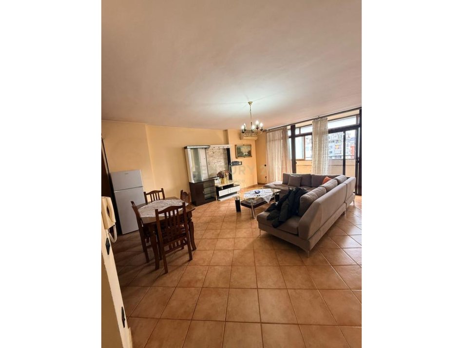 Tirane, jepet me qera apartament 2+1 Kati 10, 111 m² 700 € (Delijorgji)