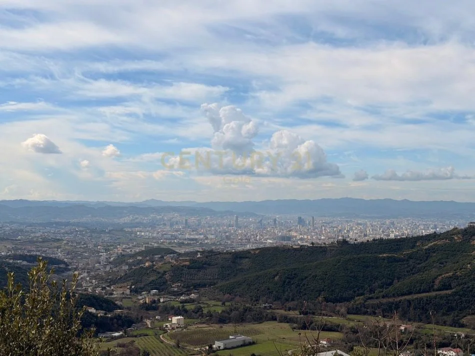 Tirane, shitet truall , 3.100 m² 250.000 € 