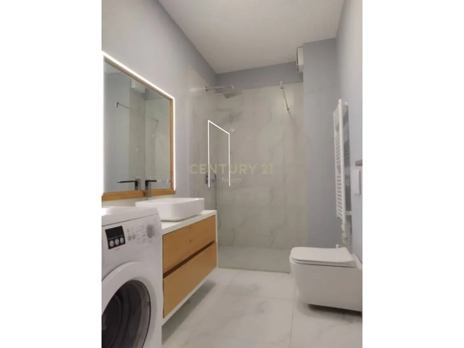 Tirane, jepet me qera apartament 3+1+Ballkon Kati 6, 120 m² 1.300 € (kopshti botanik)