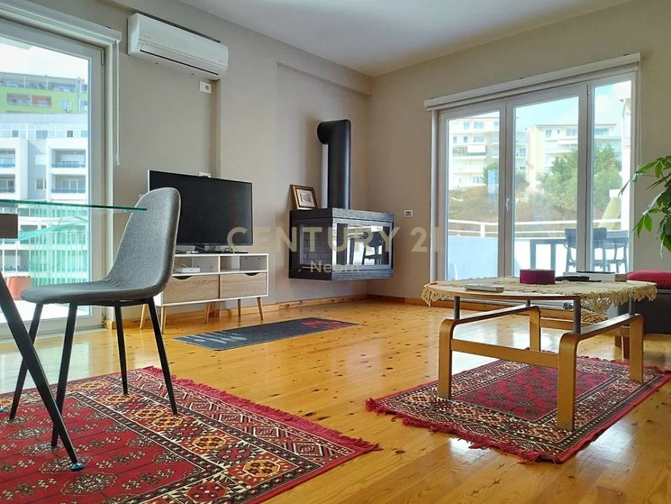 Tirane, jepet me qera apartament 3+1+Ballkon Kati 6, 120 m² 1.300 € (kopshti botanik)