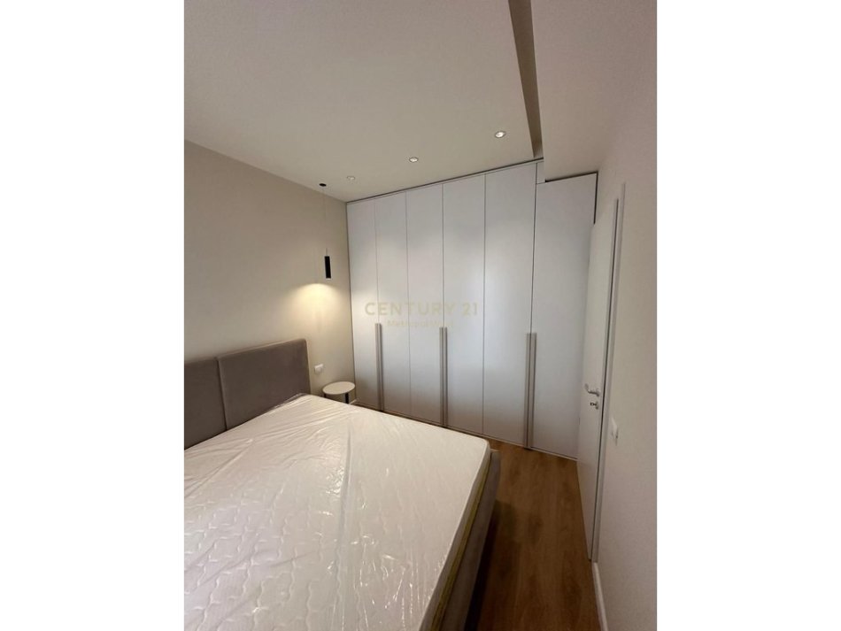 Tirane, shitet apartament 1+1 Kati 7, 53 m² 110.000 € (Ali Demi)