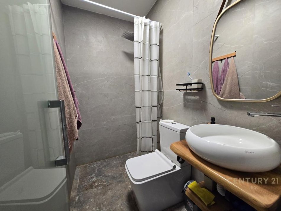 Tirane, jepet me qera garsonier 1+1 Kati 5, 30 m² 420 € (21 Dhjetori)