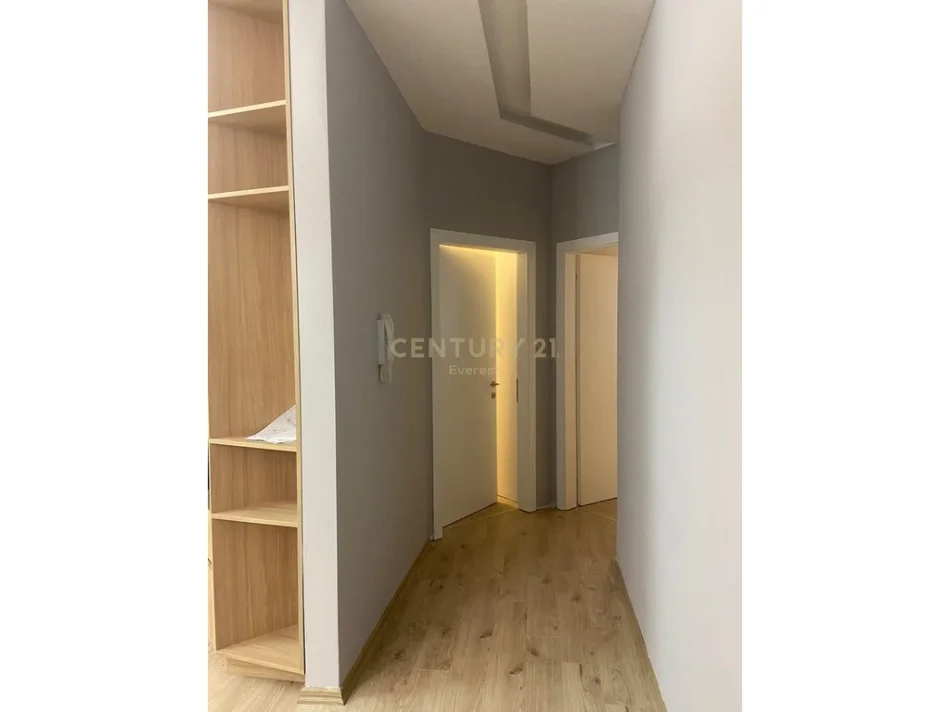 Tirane, jepet me qera apartament 2+1+Ballkon Kati 4, 100 m² 1.500 € 