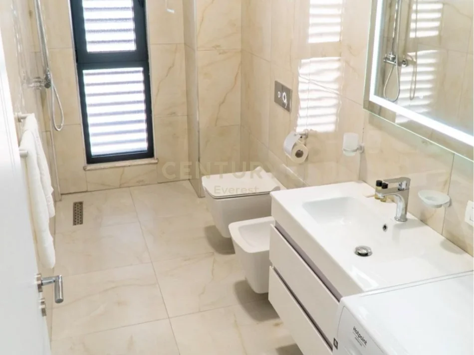 Tirane, jepet me qera apartament 2+1 Kati 4, 100 m² 1.500 € (Rruga Bardhok Biba, pranë Rrugës Barrikadave)