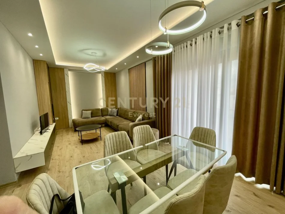 Tirane, jepet me qera apartament 2+1+Ballkon Kati 4, 100 m² 1.500 € 