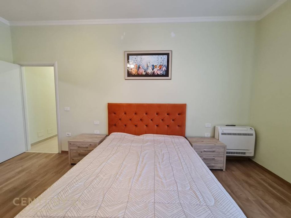 Tirane, jepet me qera apartament 2+1 Kati 3, 120 m² 700 € (Spitali Amerikan 3)