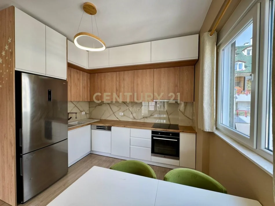 Tirane, shitet apartament 2+1 Kati 4, 105 m² 278.000 € (Kompleksi Fz, Liqeni i Thate)