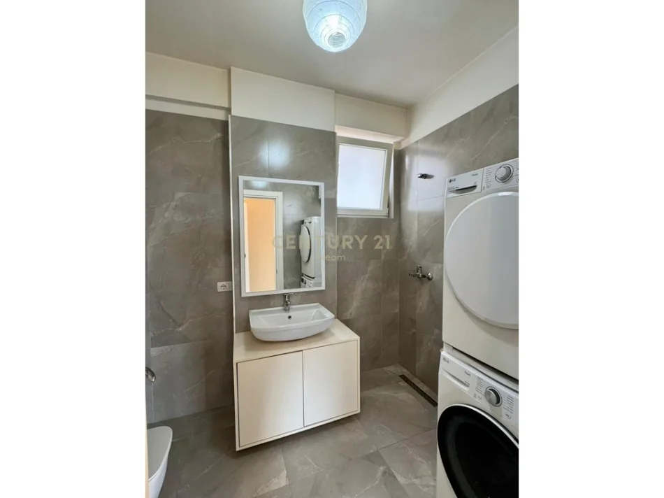 Tirane, shitet apartament 2+1 Kati 4, 105 m² 278.000 € (Kompleksi Fz, Liqeni i Thate)